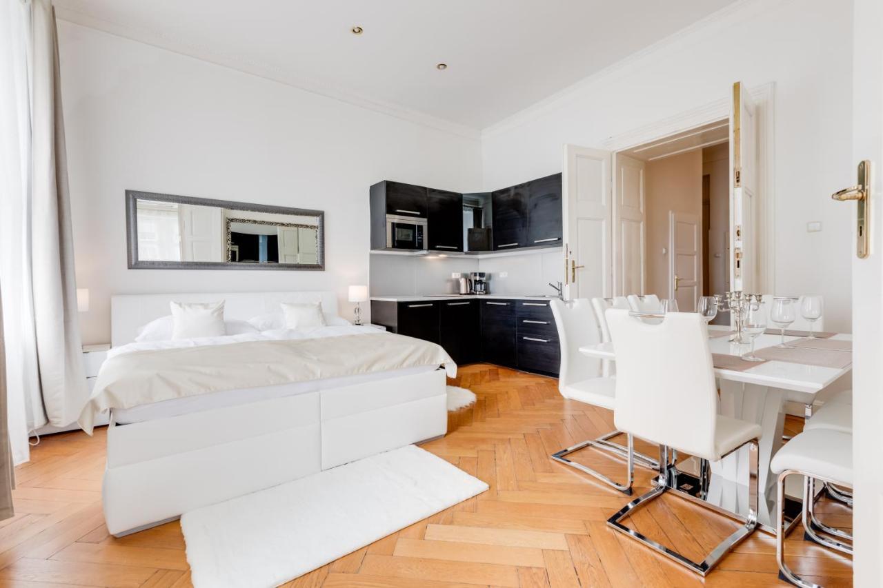 Wenceslass Square Royal Residence Apartments Praag Buitenkant foto